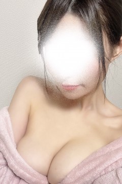 由依